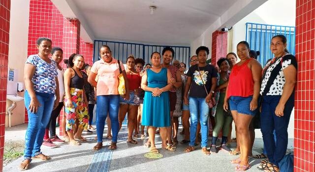Manifestação de mães de alunos_ Foto Paulo José Acorda Cidade