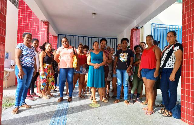 Manifestação de mães de alunos_ Foto Paulo José Acorda Cidade