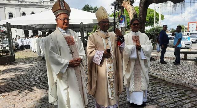 Missa dos Santos Oléos na Catedral de Sant'ana. (Foto: Ney Silva/Acorda Cidade)