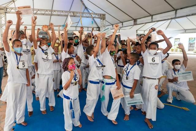 Capoeira nas escolas