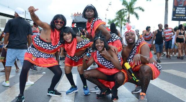 bloco la vem elas - Micareta de Feira 2023