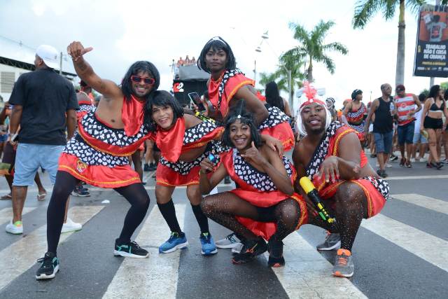 bloco la vem elas - Micareta de Feira 2023