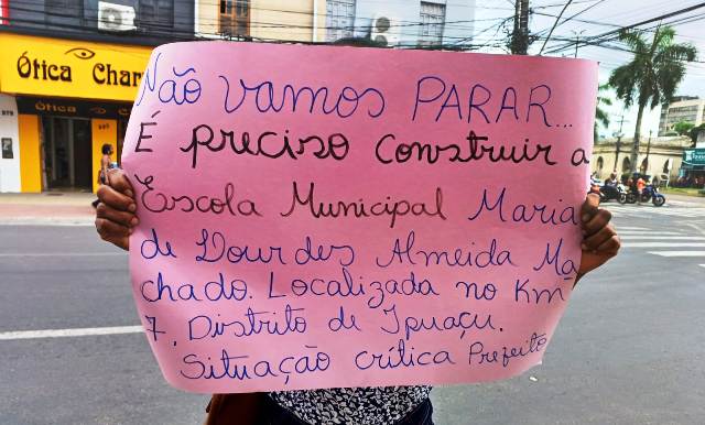 Manifestação mães de estudantes_ Paulo José Acorda Cidade