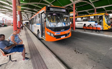 transporte publico ônibus terminal central foto andrews pedra branca