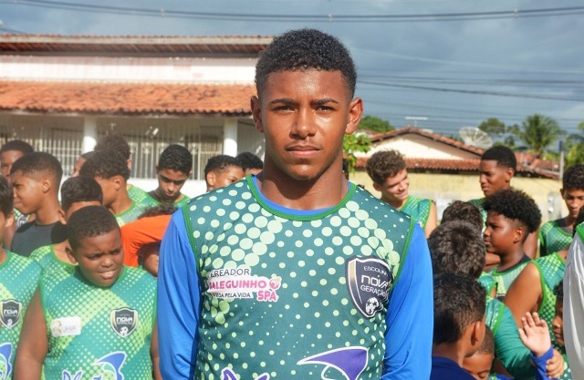 Douglas Barbosa Santana projeto nova geração escolinha de futebol 