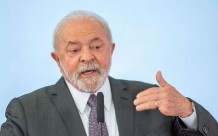 Brasília - DF 08/05/2023 O presidente da República, Luiz Inácio Lula da Silva, acompanhado da ministra da Saúde, Nísia Trindade, sanciona o projeto de lei que inclui a Política Nacional de Saúde Bucal - Brasil Sorridente, na Lei Orgânica da Saúde.