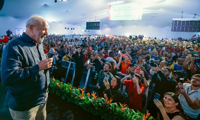 11/05/2023 - Presidente Luiz Inácio Lula da Silva durante ato de lançamento das plenárias estaduais do Plano Plurianual (PPA) Participativo, e da plataforma digital Brasil Participativo. Arena Fonte Nova, Salvador - BA.