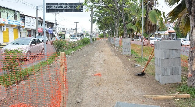 implantação da ciclovia na avenida Fraga Maia