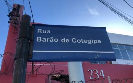 Placa da rua Barão de Cotegipe, em Salvador — Foto: Victor Hernandes/g1 Placa da rua Barão de Cotegipe, em Salvador — Foto: Victor Hernandes/g1