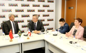 governador Jerônimo Rodrigues se reuniu com o embaixador da China no Brasil, Zhu Qingqiao,