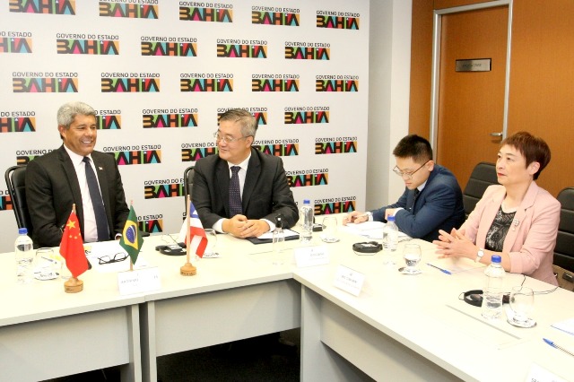 governador Jerônimo Rodrigues se reuniu com o embaixador da China no Brasil, Zhu Qingqiao,