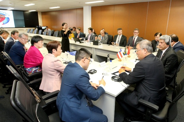 governador Jerônimo Rodrigues se reuniu com o embaixador da China no Brasil, Zhu Qingqiao,