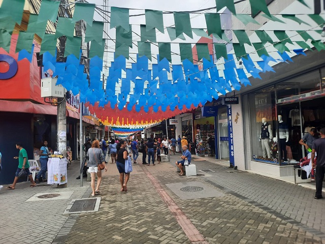 Operação no Comércio de Feira