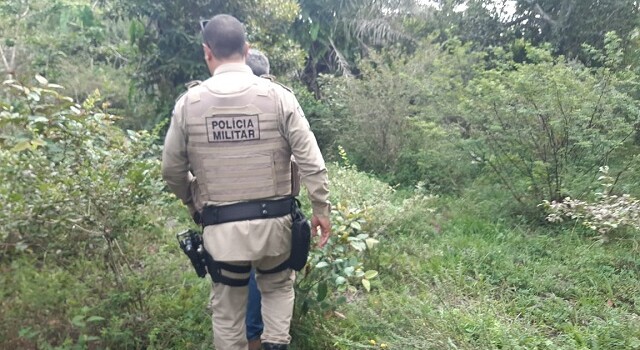 Corpo encontrado em matagal
