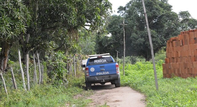 Corpo encontrado em matagal