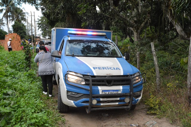 Corpo encontrado em matagal