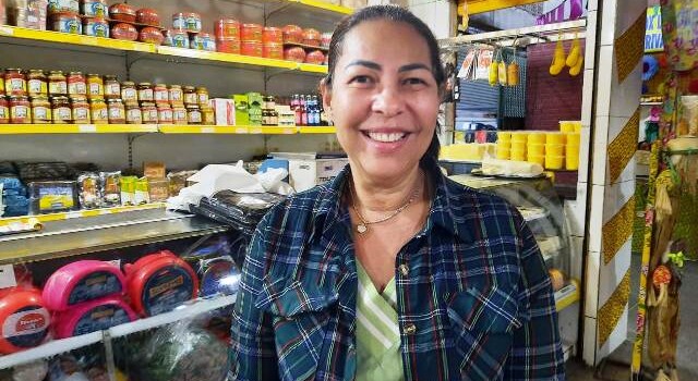 Comerciante Aurian de Jesus_ Foto Ney Silva Acorda Cidade
