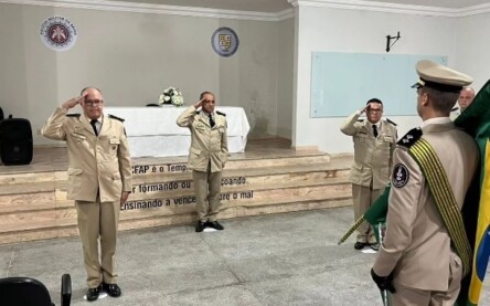 A cerimônia foi presidida pelo diretor daquele centro de ensino – Coronel PM Saulo Roberto Costa dos Santos, que reuniu oficiais e praças da unidade. 