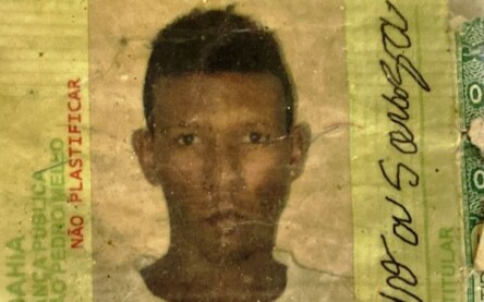 Homem é assassinado com cerca de 10 tiros em Feira de Santana Homem é assassinado com cerca de 10 tiros em Feira de Santana