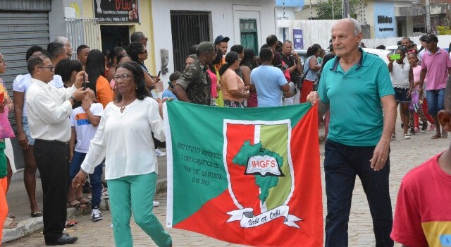 Desfile civico-miliar em comememoração ao 2 de julho, dia da Independência da Bahia