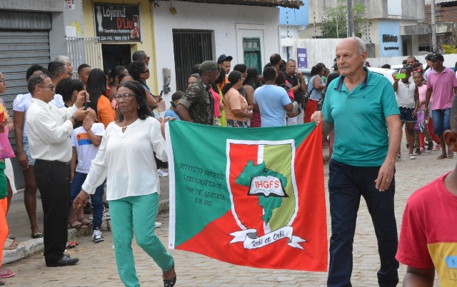 Desfile civico-miliar em comememoração ao 2 de julho, dia da Independência da Bahia