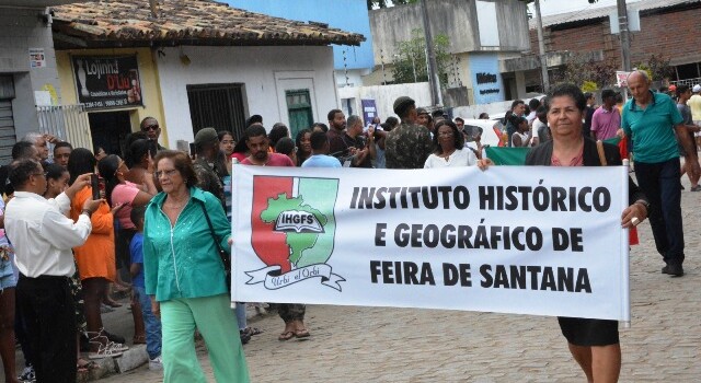 Desfile civico-miliar em comememoração ao 2 de julho, dia da Independência da Bahia