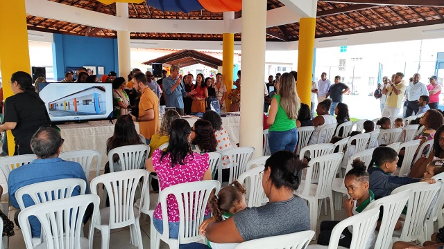 Inauguração de Escola