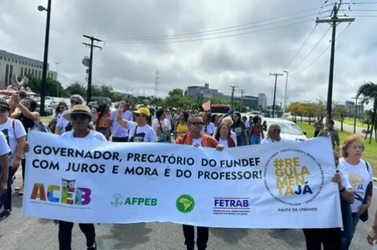 Professores estaduais podem realizar greve geral caso não recebam 2ª parcela dos precatórios do Fundef