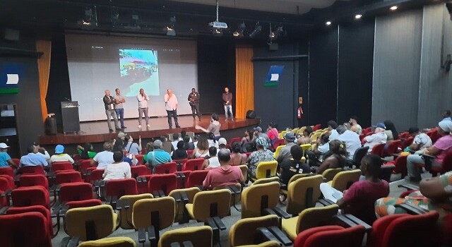 Reunião na CDL