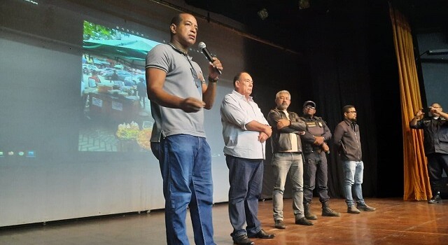 Reunião na CDL