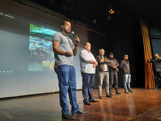 Reunião na CDL