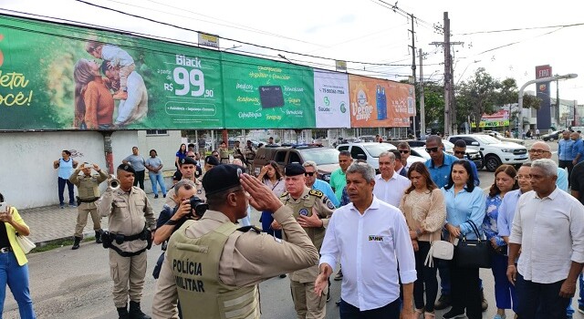 Entrega de novas viaturas