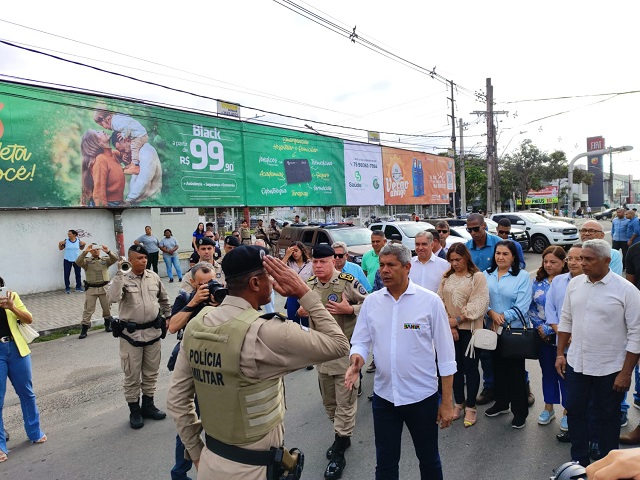 Entrega de novas viaturas