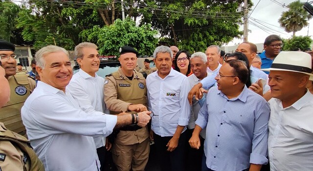 Entrega de novas viaturas
