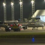 Foto: TV Bahia | Policiais desembarcaram no Aeroporto Luís Eduardo Magalhães, em Salvador 