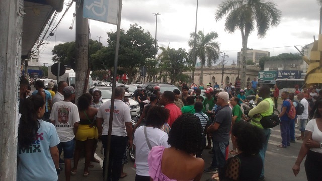 Manifestação: demora para remover corpo de homem em situação de rua causa indignação na população