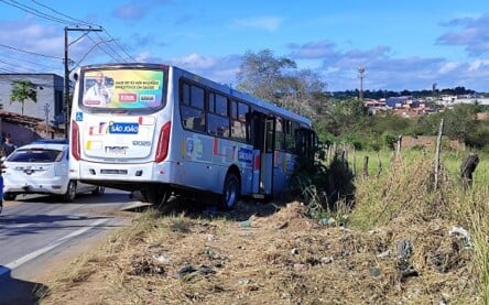 Acidente com ônibus coletivo