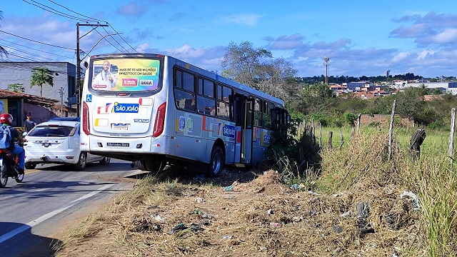 Acidente com ônibus coletivo