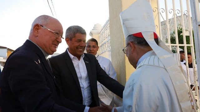 Posse de novo bispo