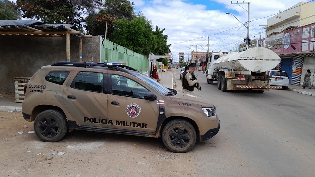 PM resgata duas pessoas mantidas em cárcere privado em Juazeiro