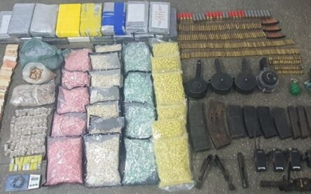 Polícia apreende granadas, dinheiro, drogas e munições para fuzis em Salvador
