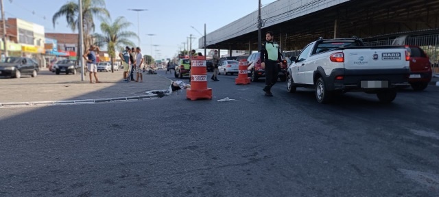 Acidente na Avenida João Durval