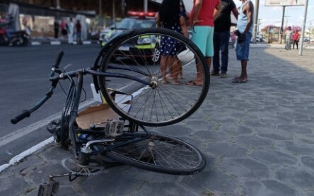 Acidente na Avenida João Durval