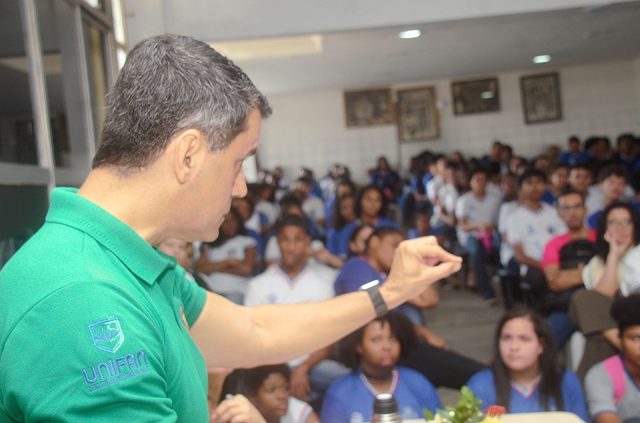 Diversidade Sexual e de Gênero: Entendendo as diferenças humanas e plantando o respeito e a inclusão na escola