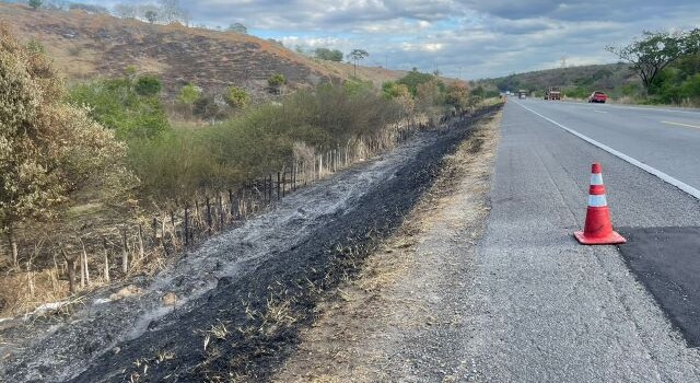 O acidente seguido de incêndio ocorreu no trecho da Reta da Coalhada