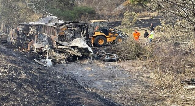 O acidente seguido de incêndio ocorreu no trecho da Reta da Coalhada
