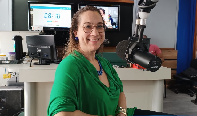 Ariane Cedraz Morais - professora da Uefs ft Iasmim Santos Acorda cidade