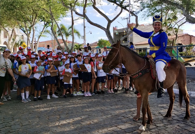 crianças visitam distrito de tiquaruçu1 crianças visitam distrito de tiquaruçu1