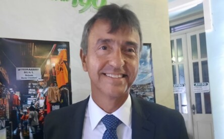 André Curvello