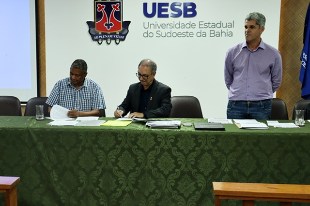 Uesb firma convênio com universidade de moçambique